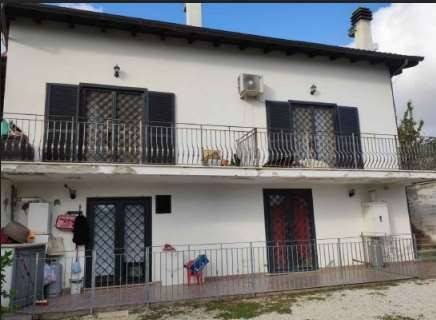 casa indipendente in vendita a Velletri