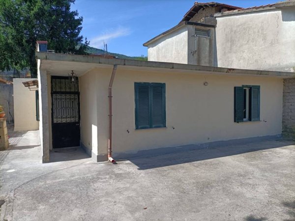 casa indipendente in vendita a Velletri