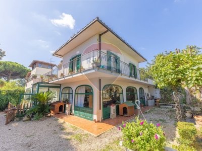 casa indipendente in vendita a Velletri