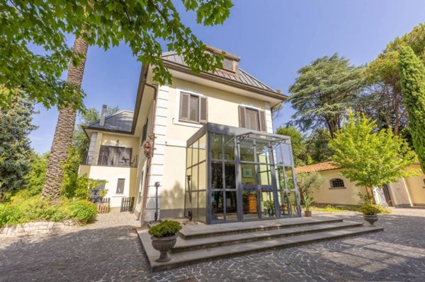 casa indipendente in vendita a Velletri