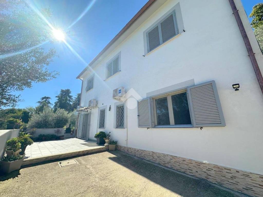 casa indipendente in vendita a Velletri