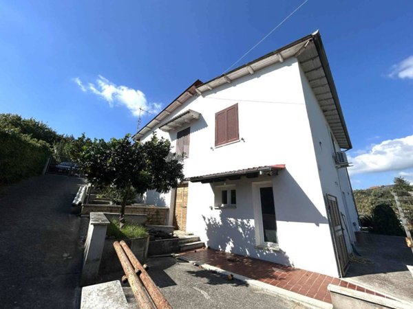casa indipendente in vendita a Velletri