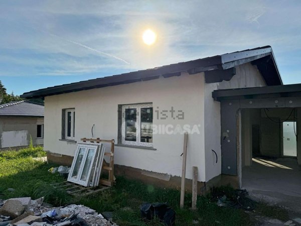 casa indipendente in vendita a Velletri