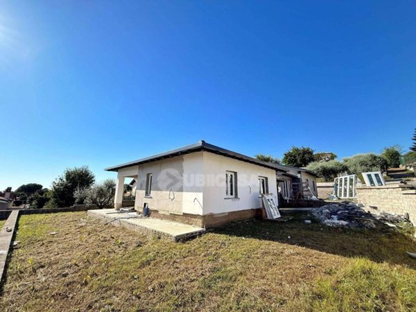 casa indipendente in vendita a Velletri
