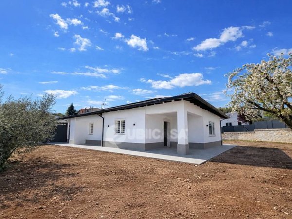 casa indipendente in vendita a Velletri