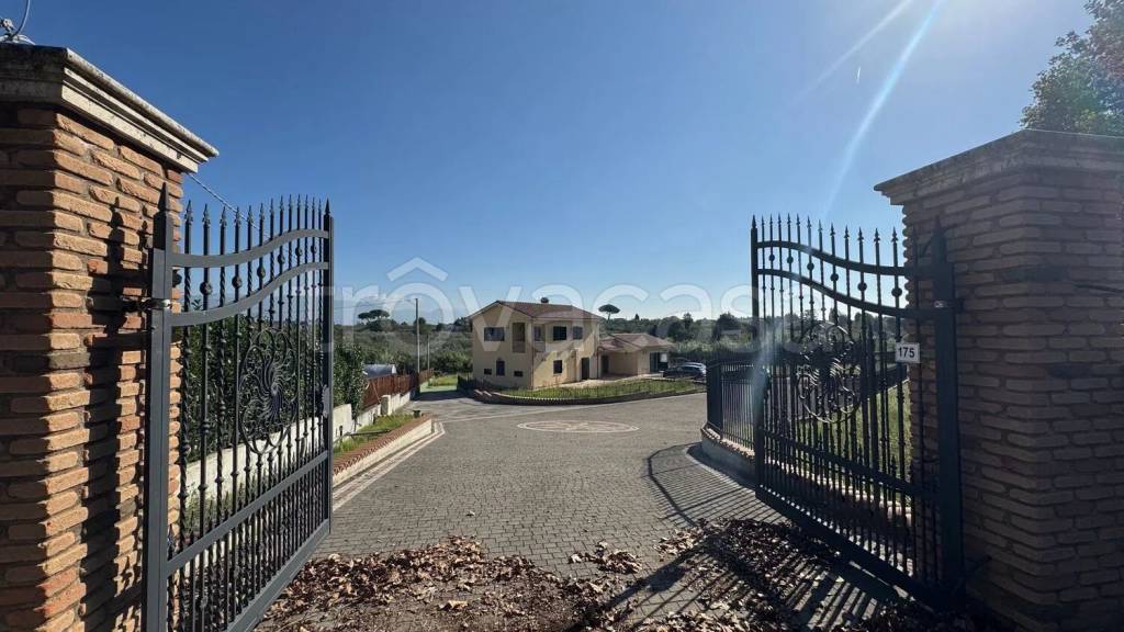 casa indipendente in vendita a Velletri