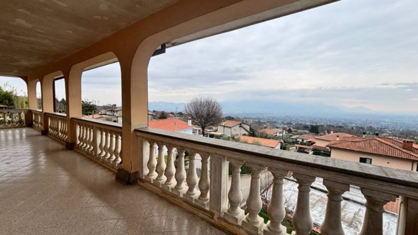 casa indipendente in vendita a Velletri