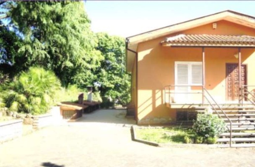 casa indipendente in vendita a Velletri