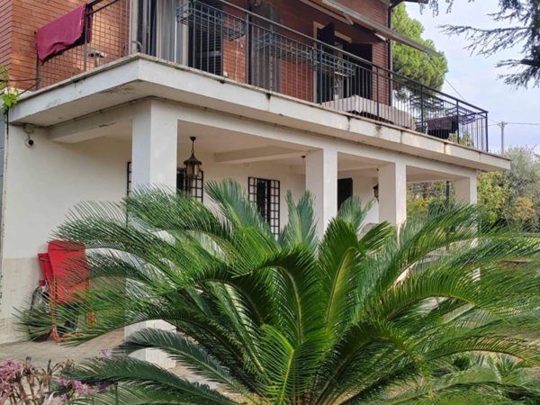 casa indipendente in vendita a Velletri