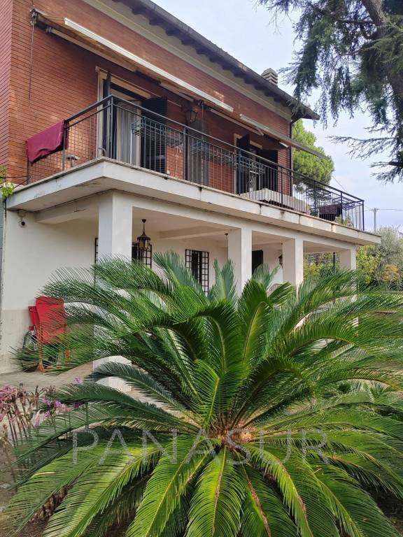 casa indipendente in vendita a Velletri