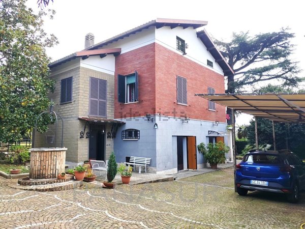 casa indipendente in vendita a Velletri