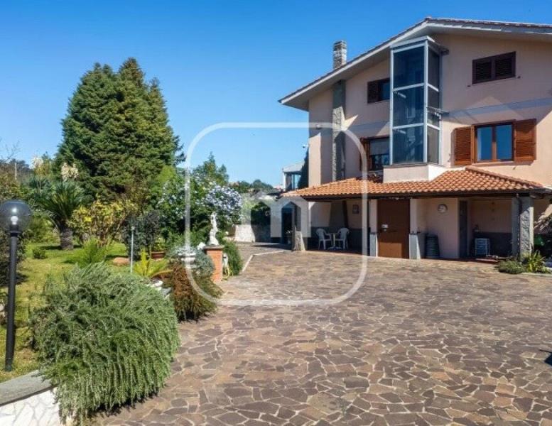 casa indipendente in vendita a Velletri
