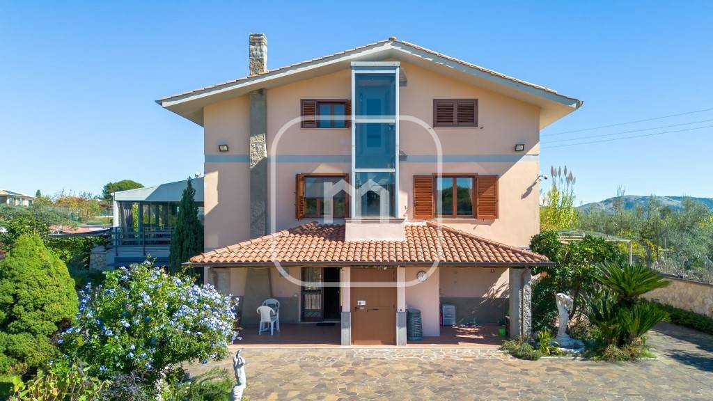casa indipendente in vendita a Velletri