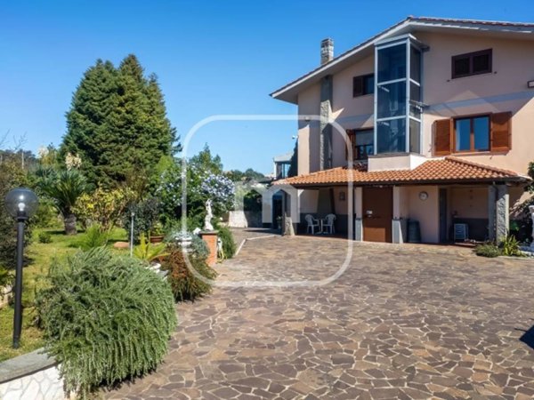 casa indipendente in vendita a Velletri