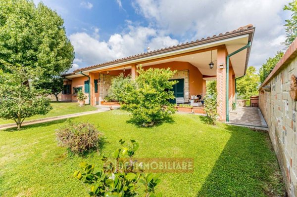 casa indipendente in vendita a Velletri