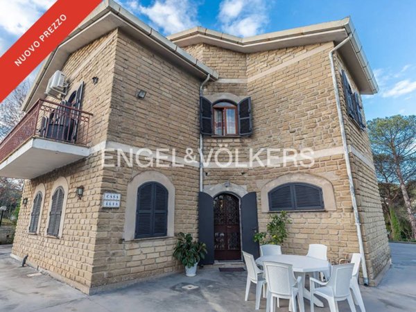 casa indipendente in vendita a Velletri