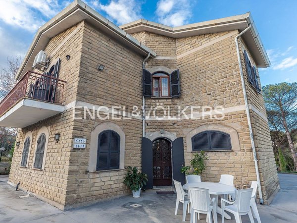 casa indipendente in vendita a Velletri