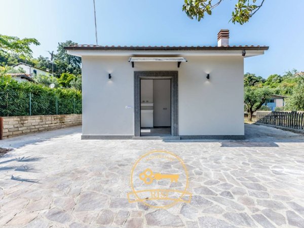 casa indipendente in vendita a Velletri
