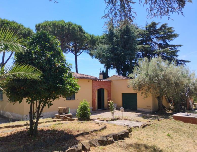 casa indipendente in vendita a Velletri