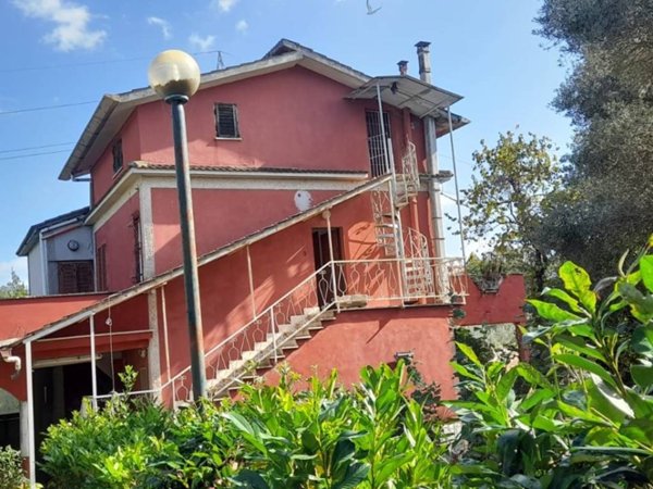 casa indipendente in vendita a Velletri