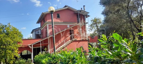 casa indipendente in vendita a Velletri