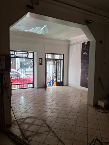 locale commerciale in vendita a Velletri