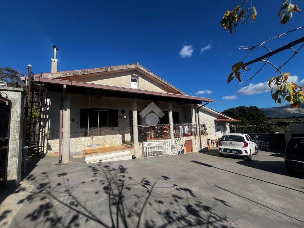 casa indipendente in vendita a Velletri