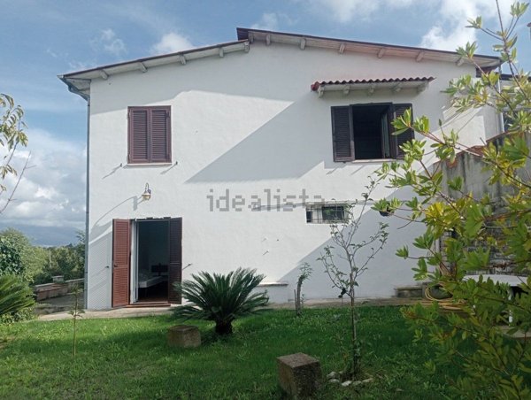 casa indipendente in vendita a Velletri