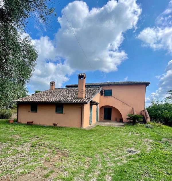 casale in vendita a Velletri