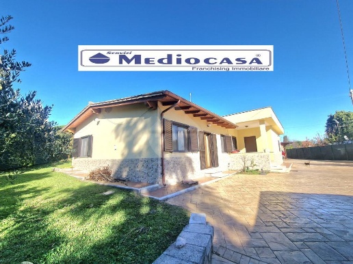 casa indipendente in vendita a Velletri