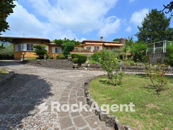 casa indipendente in vendita a Velletri