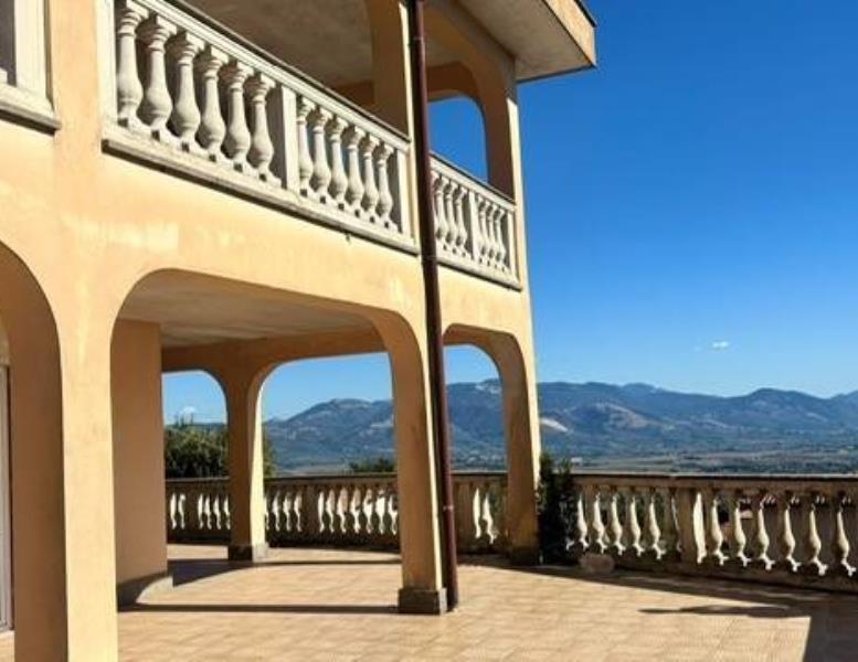 casa indipendente in vendita a Velletri