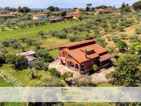 casa indipendente in vendita a Velletri