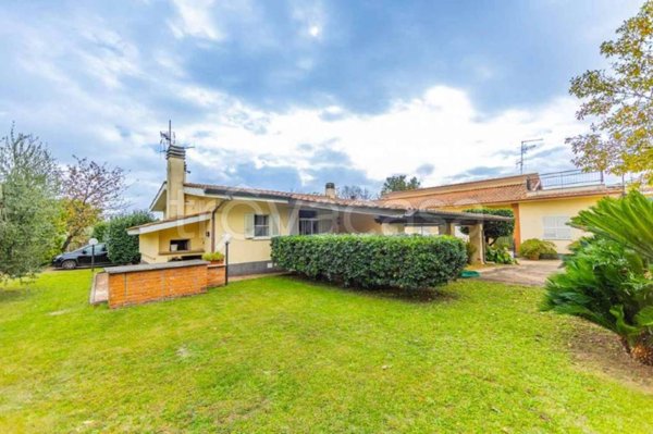 casa indipendente in vendita a Velletri