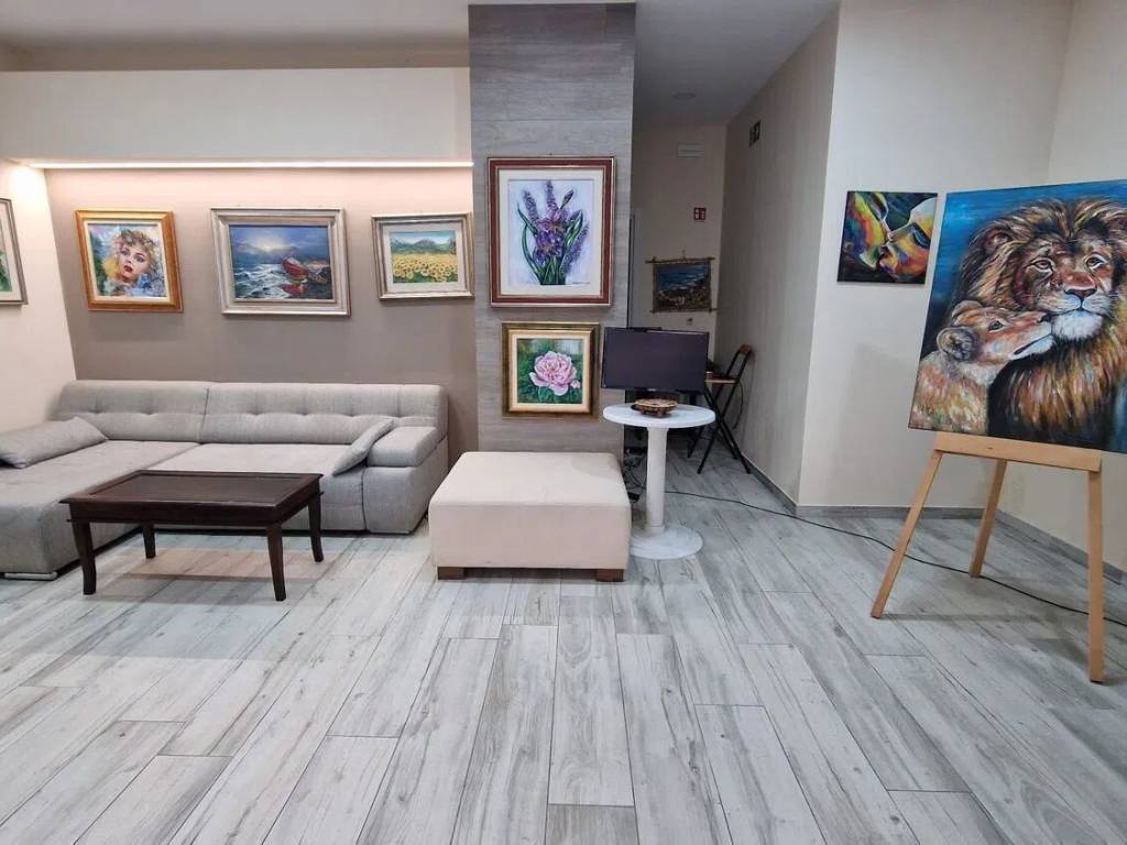 negozio in vendita a Velletri