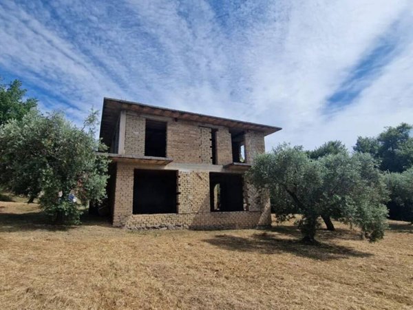 casa indipendente in vendita a Velletri