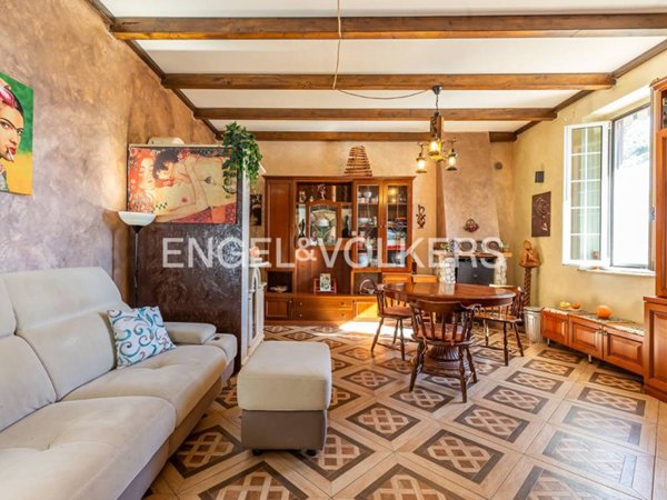 casa indipendente in vendita a Velletri