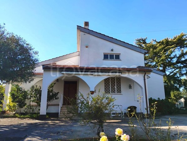 casa indipendente in vendita a Velletri