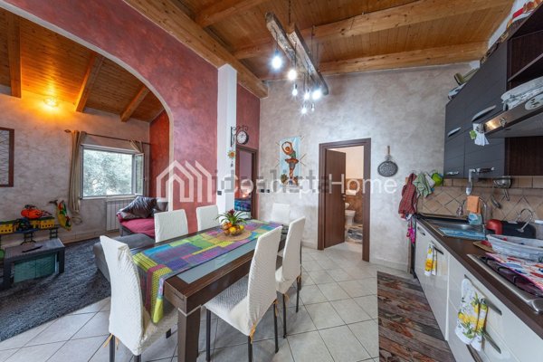 casa indipendente in vendita a Velletri