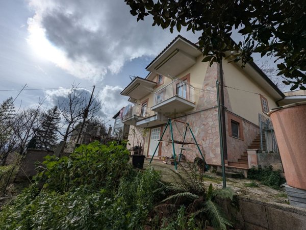 casa indipendente in vendita a Velletri