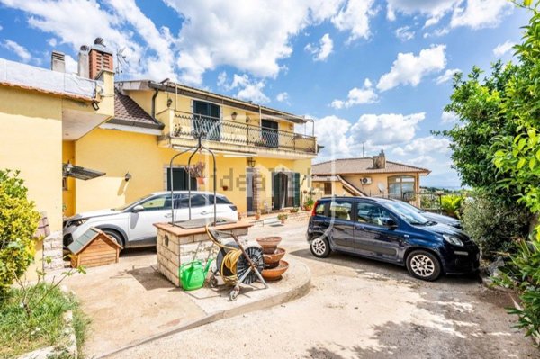 casa indipendente in vendita a Velletri