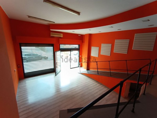 locale commerciale in vendita a Velletri