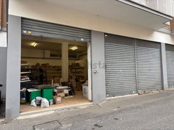 locale di sgombero in vendita a Velletri