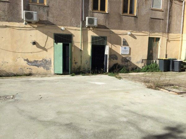 negozio in vendita a Velletri