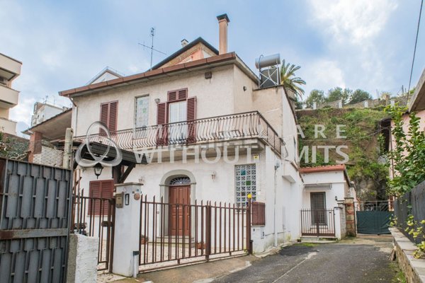 casa indipendente in vendita a Velletri
