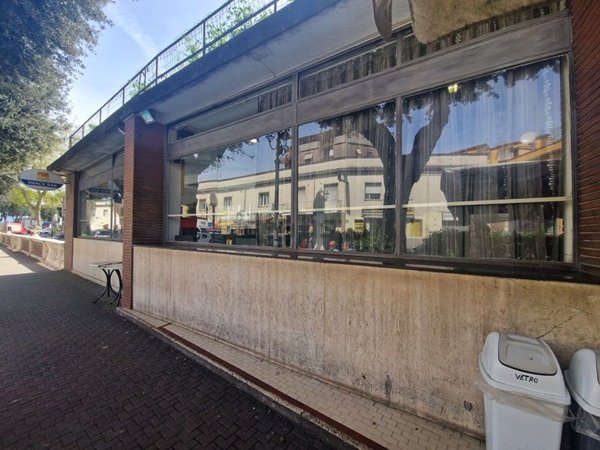 negozio in vendita a Velletri