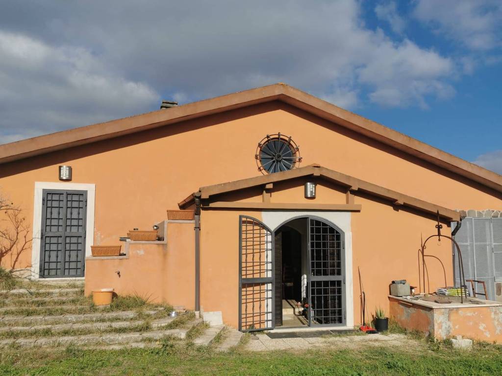 casa indipendente in vendita a Velletri