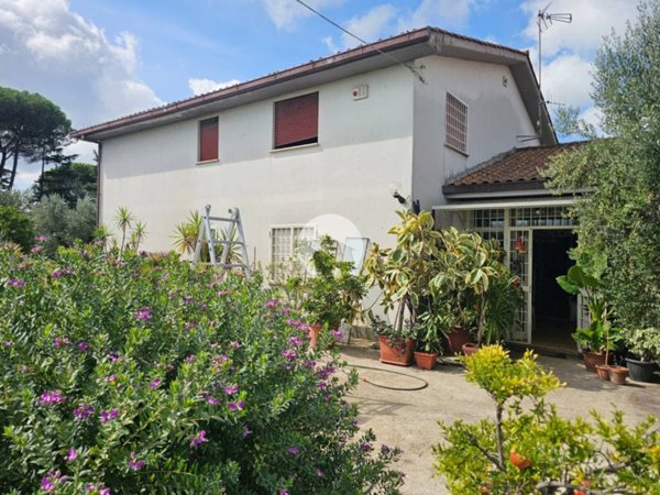 casa indipendente in vendita a Velletri