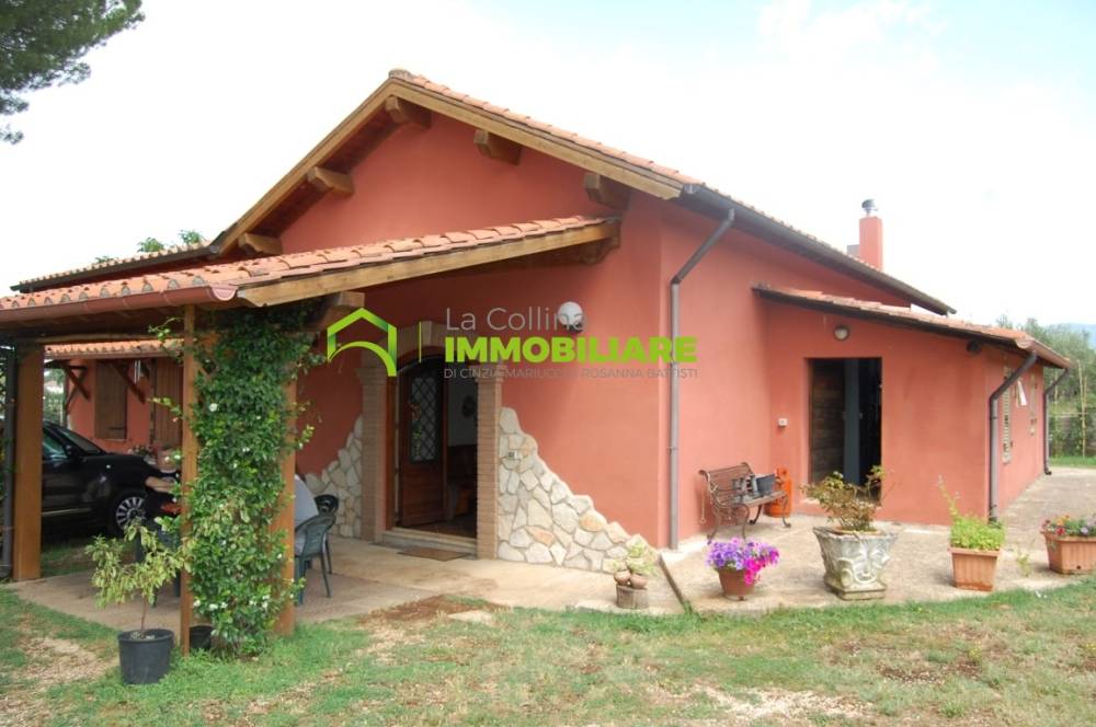 casa indipendente in vendita a Velletri