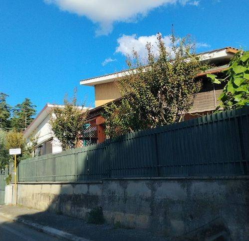 casa indipendente in vendita a Velletri